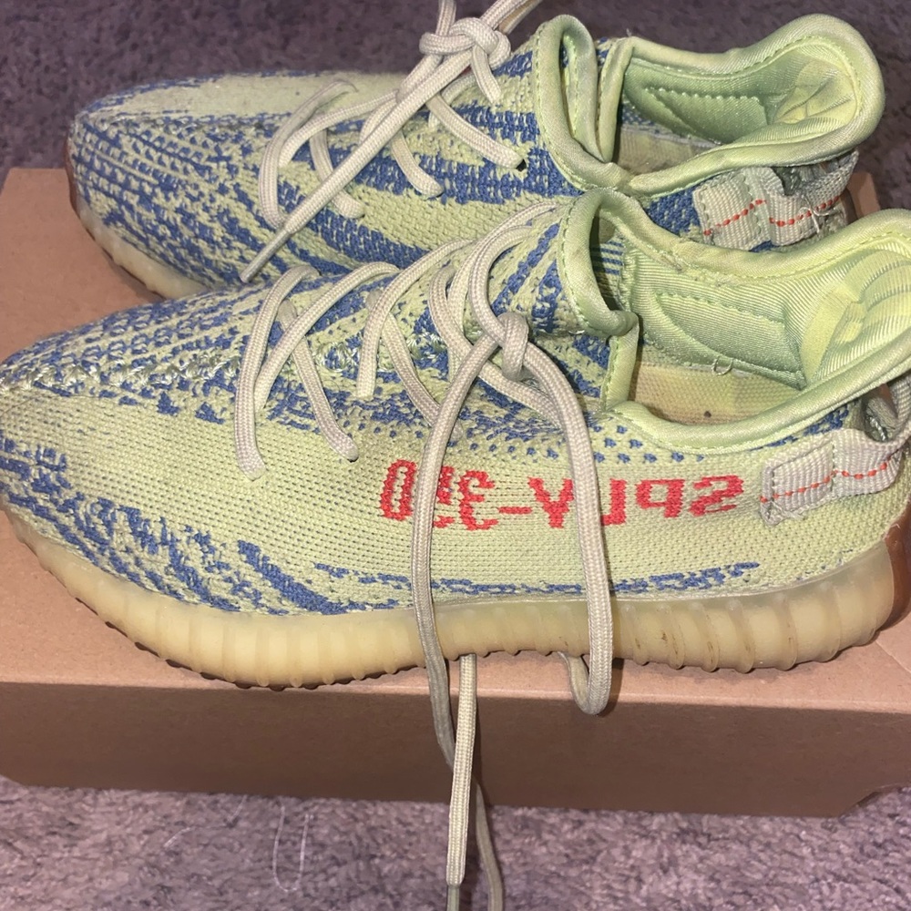 Yeezy boost 350 (not new)